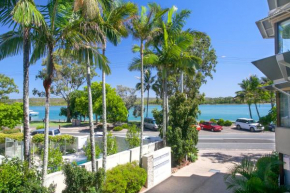Aarons Luxury Retreat, Noosaville